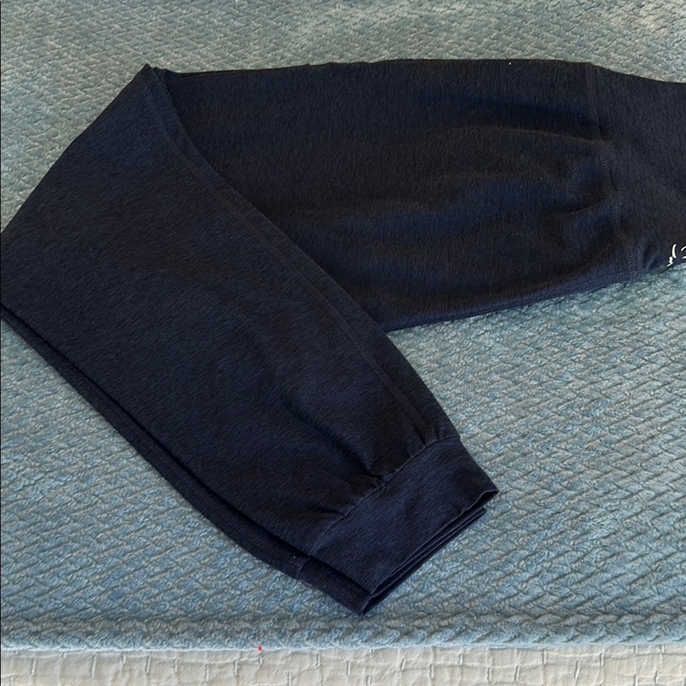 Beyond Yoga navy blue spacedyed midi joggers - size SMALL